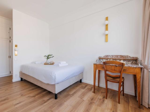 Charming apartment 2 BDR / 3P Gare Montparnasse, Paris Amsterdam Apartments for Rent