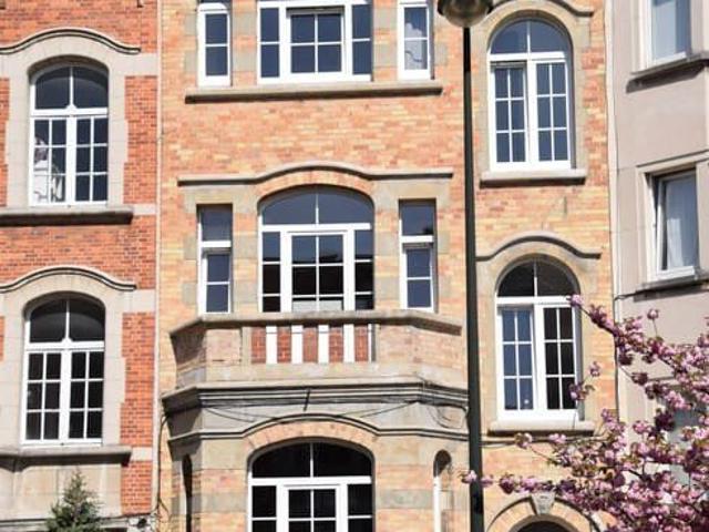 Charming apartment on a quiet, sought after street