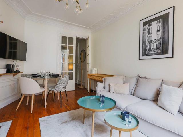 Charming apartment with balcony 2BR 4P Madeleine, Paris Amsterdam Apartments for Rent