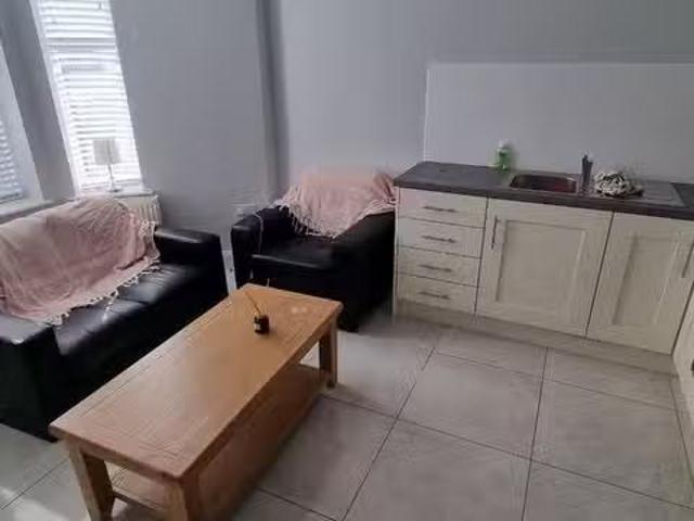 Deal! Apt 1, 23 Fitzroy Avenue