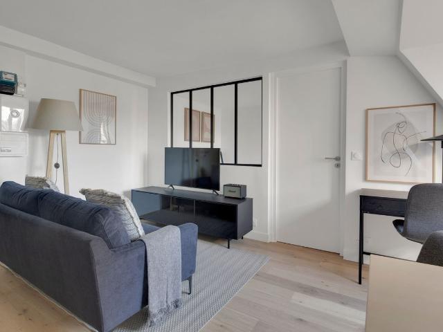 Charming Arsenal 1BR Apartment Near Paris delights, Paris Amsterdam Apartments for Rent