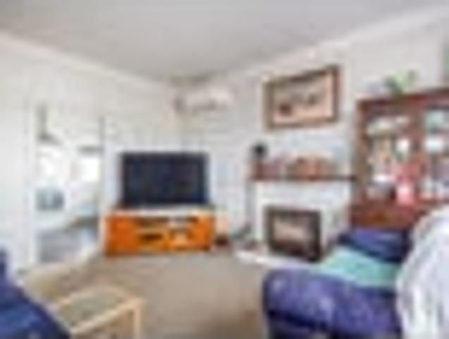 Charming Art Deco gem