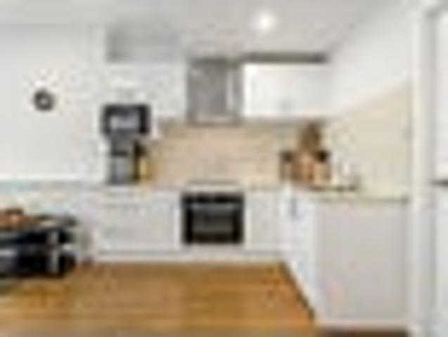 Charming Art Deco home Style, Space & Location