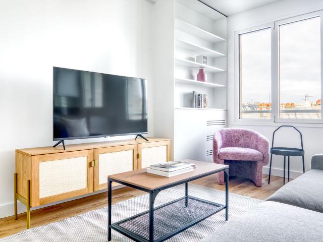 Charming Auteuil 2 Bedroom Retreat in Paris, Paris Amsterdam Apartments for Rent