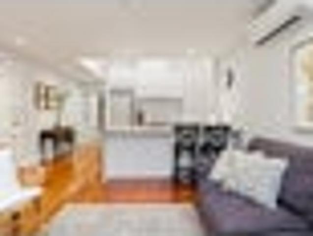 CHARMING CENTRAL CITY LIVING