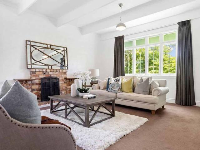 Charming Central Devonport 4/5 Bdrm Villa w/Garden