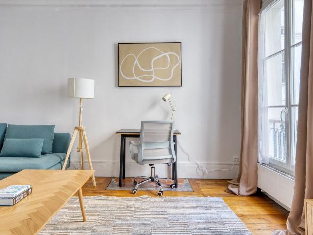 Charming Chaillot: Your Parisian Home Awaits!, Paris Amsterdam Apartments for Rent