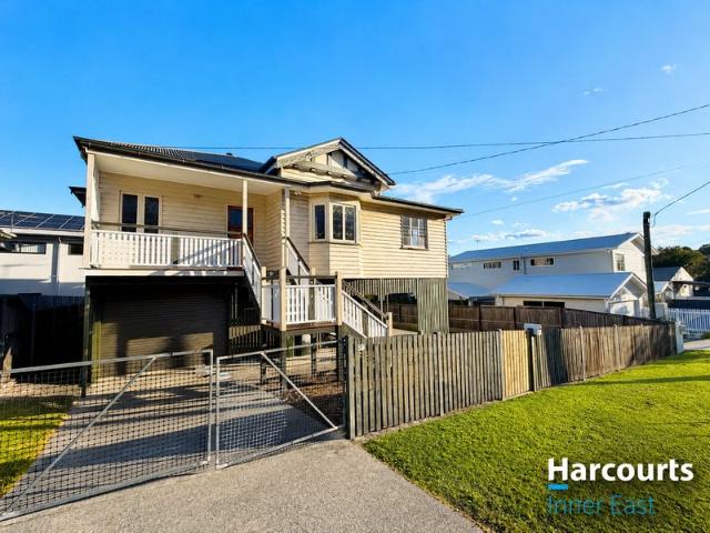 Charming Character Home with Modern Comfort in the Heart of Murarrie
