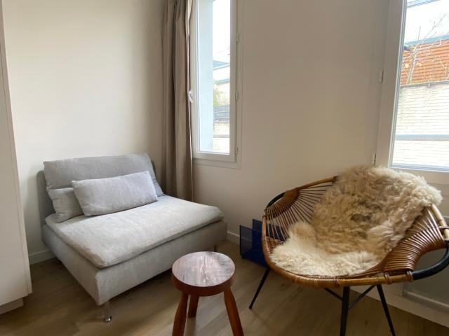 Charming, comfortable and modern 1 bedroom and 1 living room apartment, near Buzenval metro station, Paris 20e