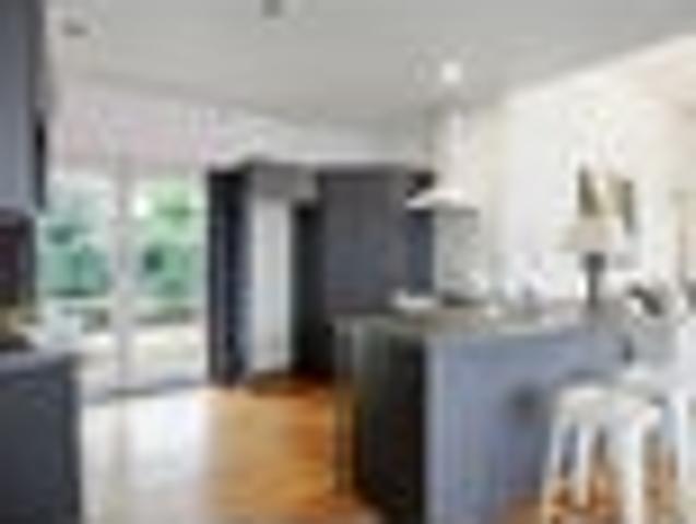 Charming & Convenient