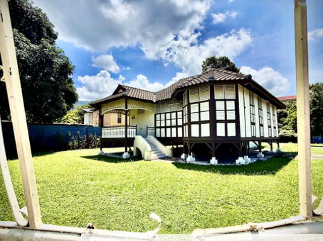 Charming Corner Village House on Expansive Freehold Land | Air Itam