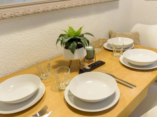 Charming double room in Ayala Street