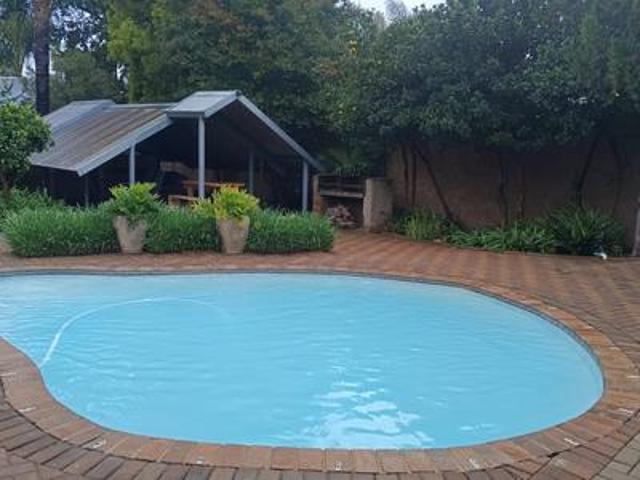 charming duplex in secure gated complex