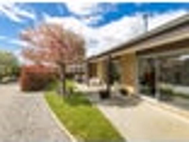 Charming Elegant and Effortless in Pisa Moorings