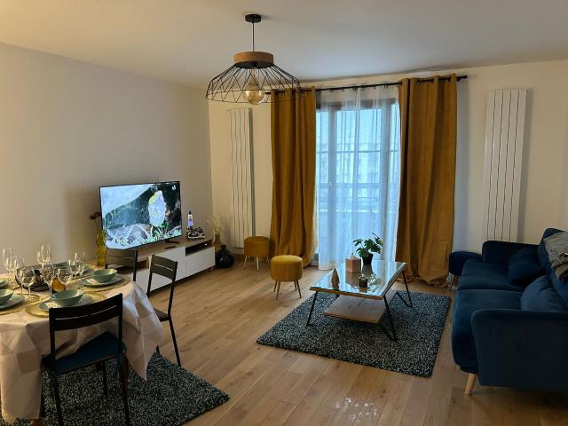 Charming familiy flat, Creteil Village
