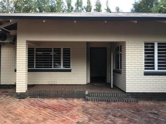 charming family home, walking distan.