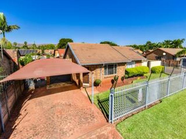 charming family home with entertainm.