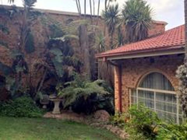 charming family home in hoeveld park.
