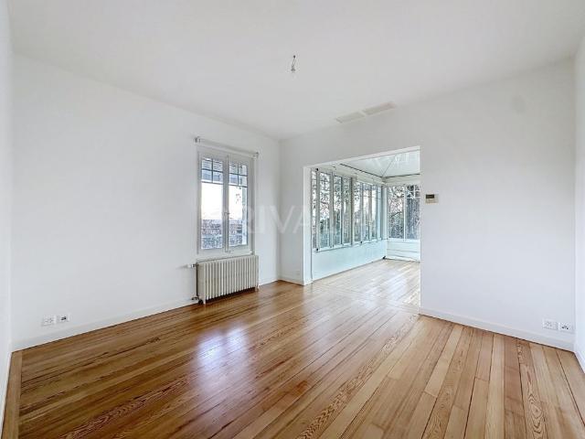 Charming family villa in the heart of the town of Vandoeuvres