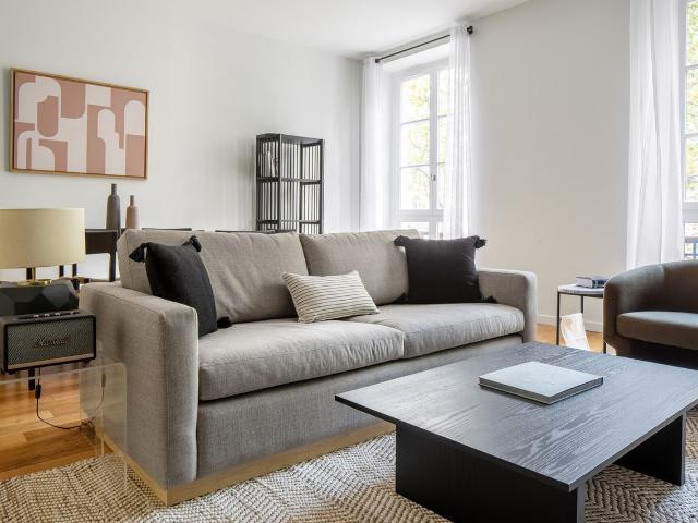 Charming Four Bedroom Apartment in Central Paris, Paris Amsterdam Apartments for Rent