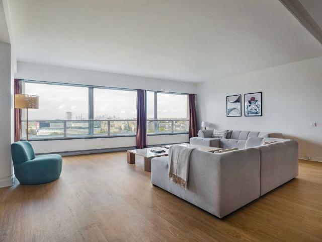 Charming Four Bedroom Apartment with River Views, Paris Amsterdam Apartments for Rent