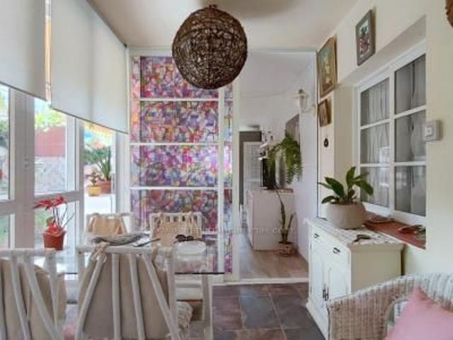 Charming flat available for long term rent in Playa Jardín, Puerto de La Cruz. Fully equipped, with several terraces. A little slice of paradise