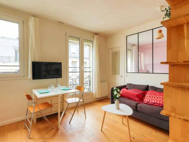 Charming flat in the heart of the 18th arrondissement of Paris, Paris Amsterdam Apartments for Rent