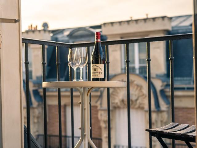 Charming flat with views in Montmartre, Paris Amsterdam Apartments for Rent