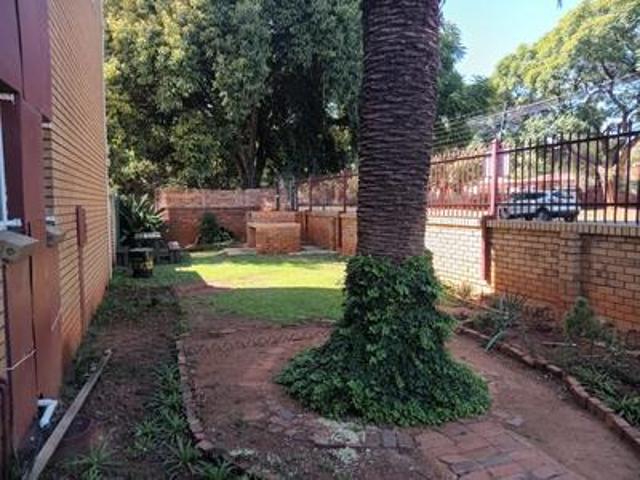 charming flatlet in pretoria gardens.