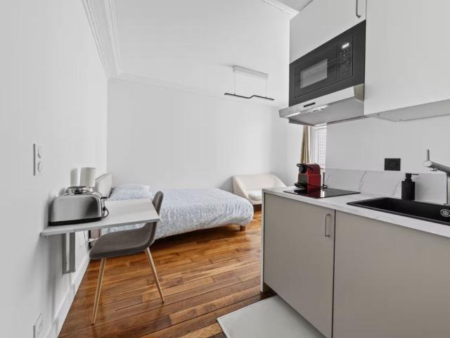 Charming fully renovated and fully equipped studio apartment