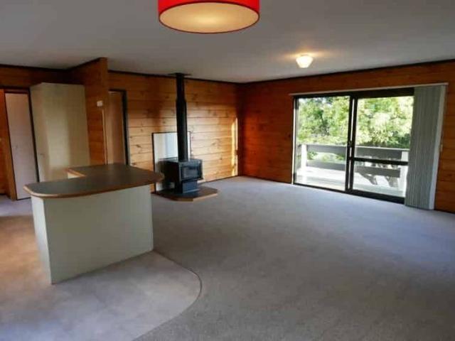 Charming Home in Popular Opaheke