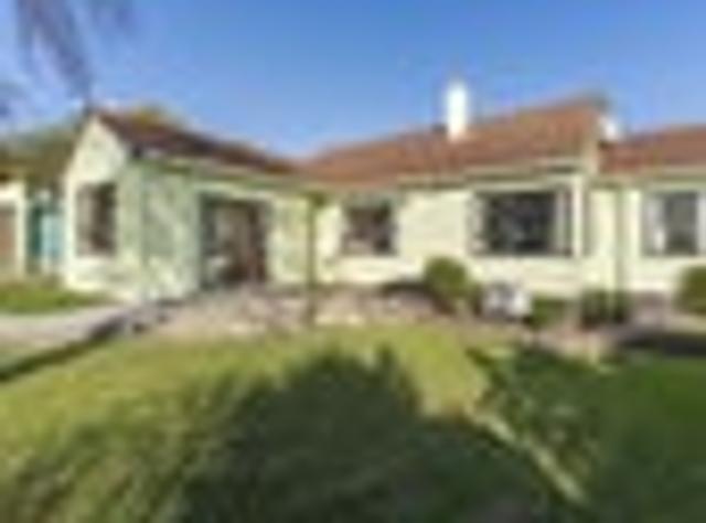 Charming Home with Space, Comfort and Convenience