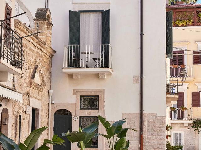 Charming Home with Terrace & Jacuzzi in PUGLIA