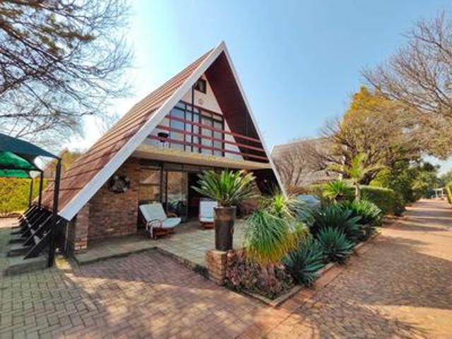 charming holiday home in secure vaal.