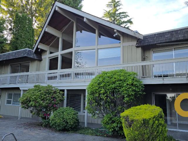 Charming House With 4 Bed 2.5 Bath + Den in British Properties