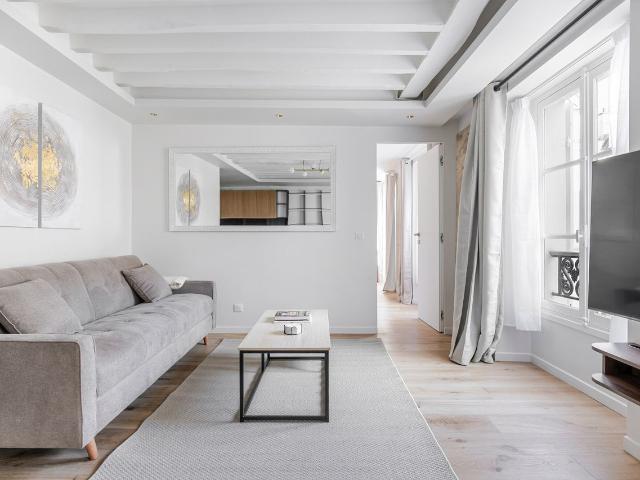 Charming Le Marais Two Bedroom Apartment Awaits!, Paris Amsterdam Apartments for Rent