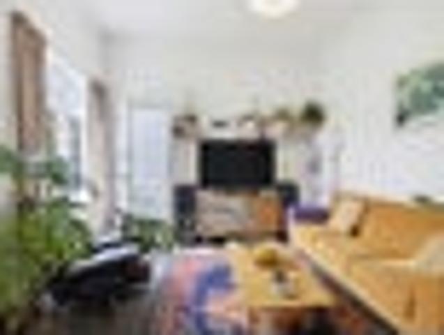 CHARMING MOUNT VICTORIA DUAL FLAT