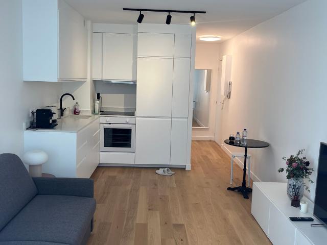 Charming newly renovated studio, near Sacré Cœur, Paris Amsterdam Apartments for Rent