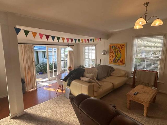 Charming Northcote Point Cottage