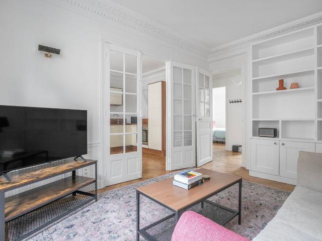 Charming One Bedroom Gem in Saint Lambert, Paris Amsterdam Apartments for Rent