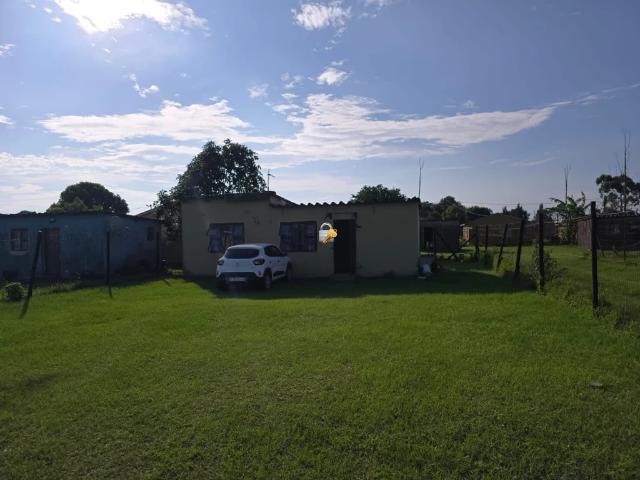 Charming One Bedroom House with Spacious Yard in Sunnydale