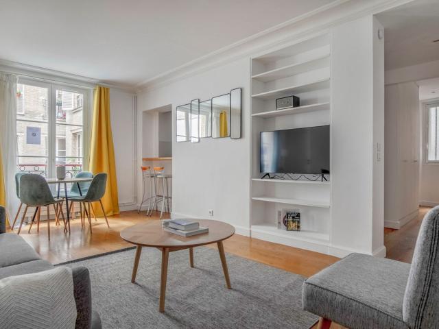 Charming One Bedroom in Vibrant Les Halles, Paris