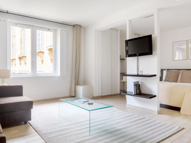 Charming One Bedroom in Le Marais, Paris