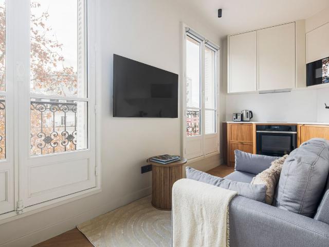 Charming One Bedroom Oasis in Paris, Paris Amsterdam Apartments for Rent