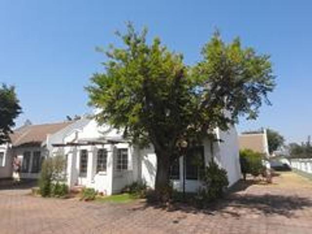 charming over 50s cottage living in.