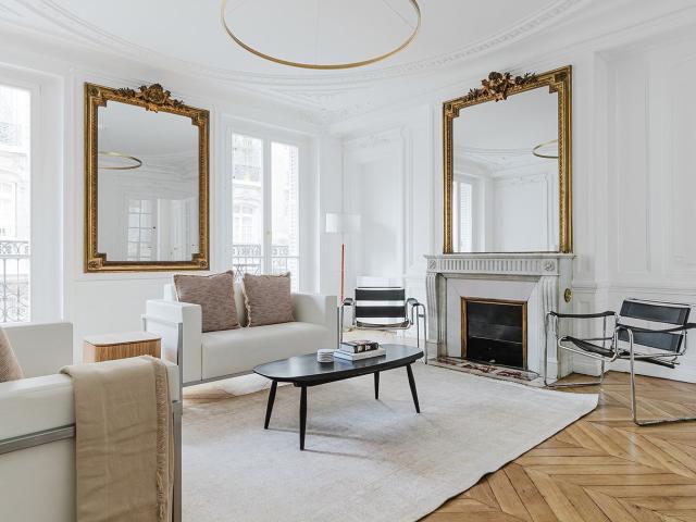 Charming Parisian 2 Bedroom Oasis Awaits You!
