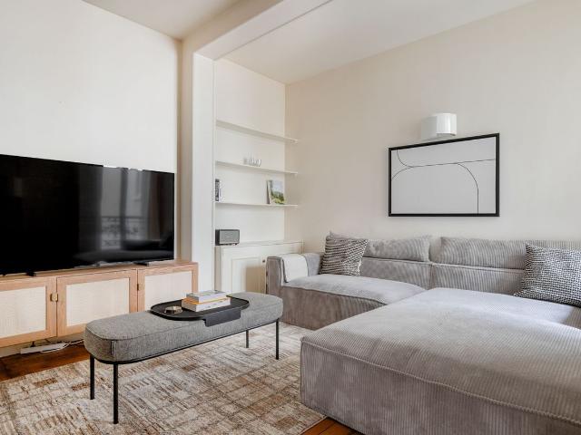 Charming Parisian One Bedroom with Modern Touch, Paris Amsterdam Apartments for Rent