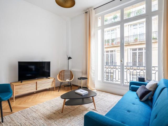 Charming Parisian One Bedroom Apartment Awaits!