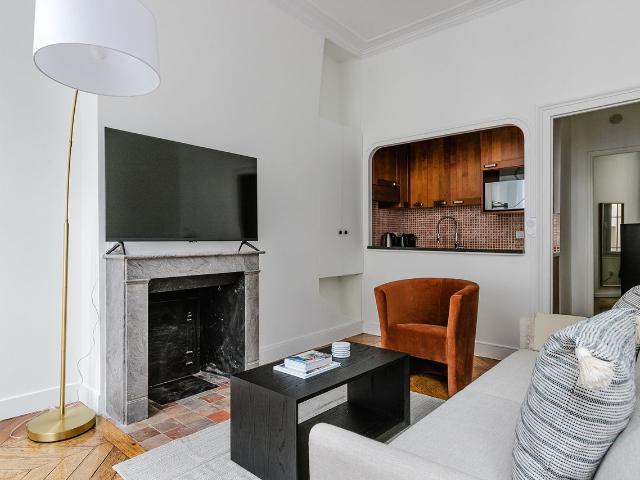 Charming Parisian One Bedroom Retreat, Paris Amsterdam Apartments for Rent