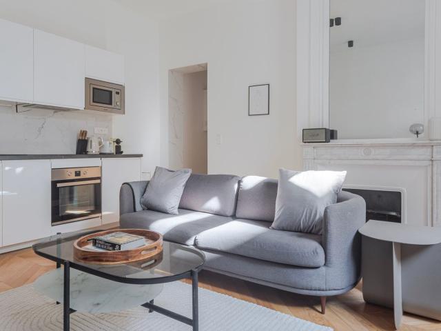 Charming Parisian One Bedroom Retreat